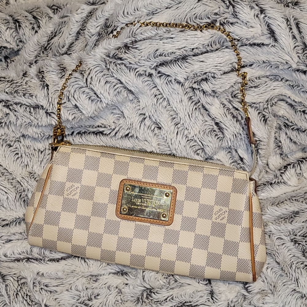 Louis Vuitton DA Eva clutch